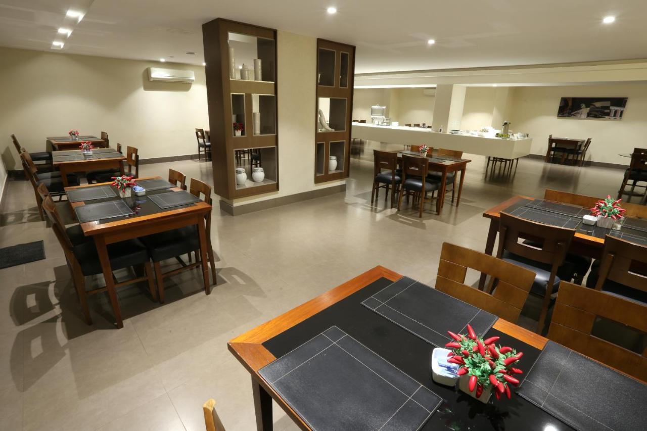 Esplanada Brasilia Hotel E Eventos Экстерьер фото